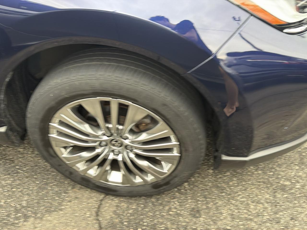 Toyota Venza XLE 2023