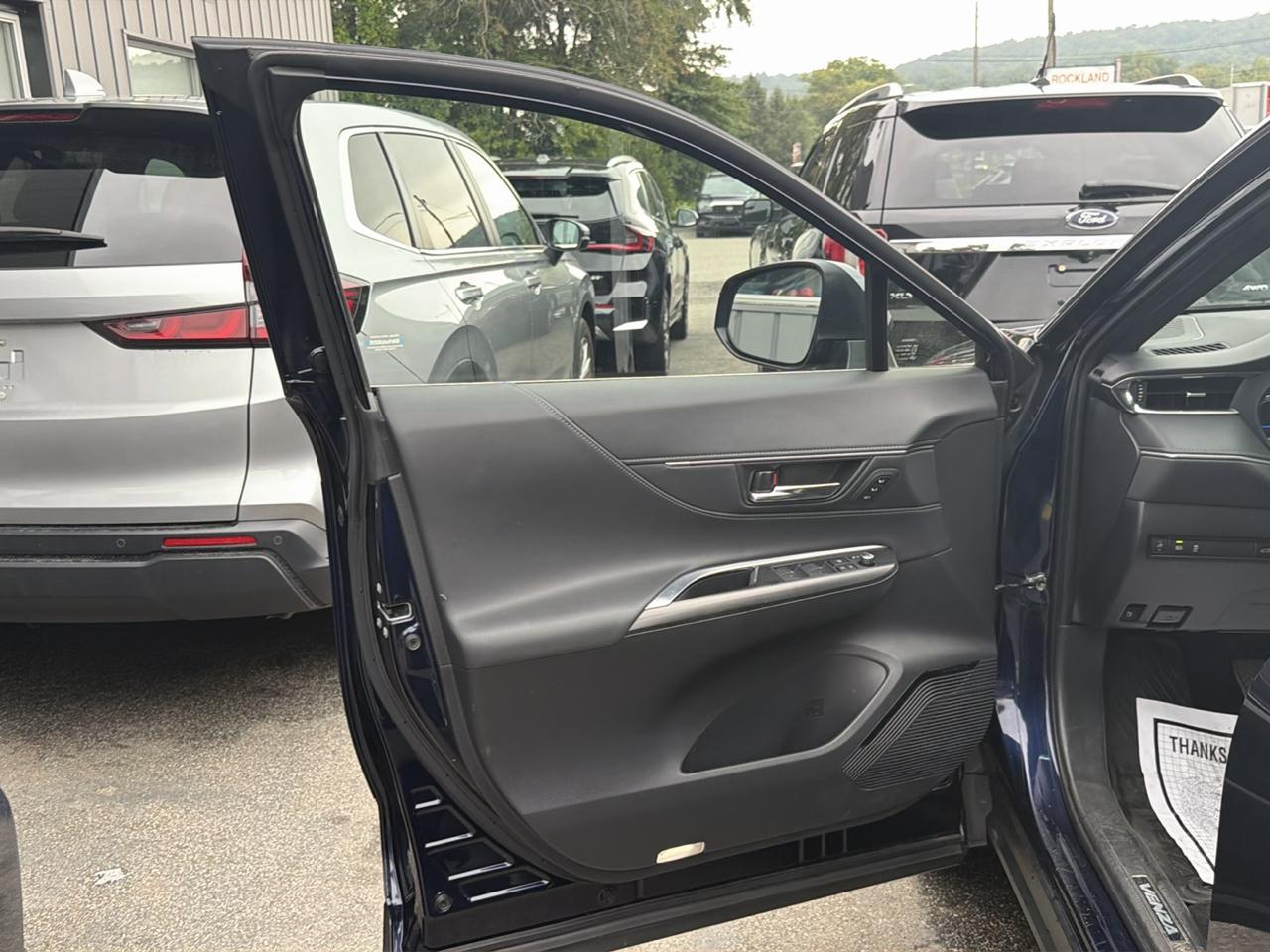 Toyota Venza XLE 2023
