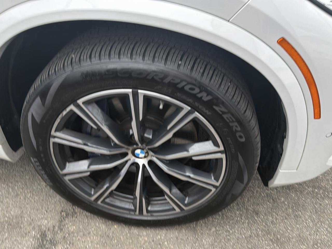 BMW X5 xDrive40i Sports Activity Vehicle 2023