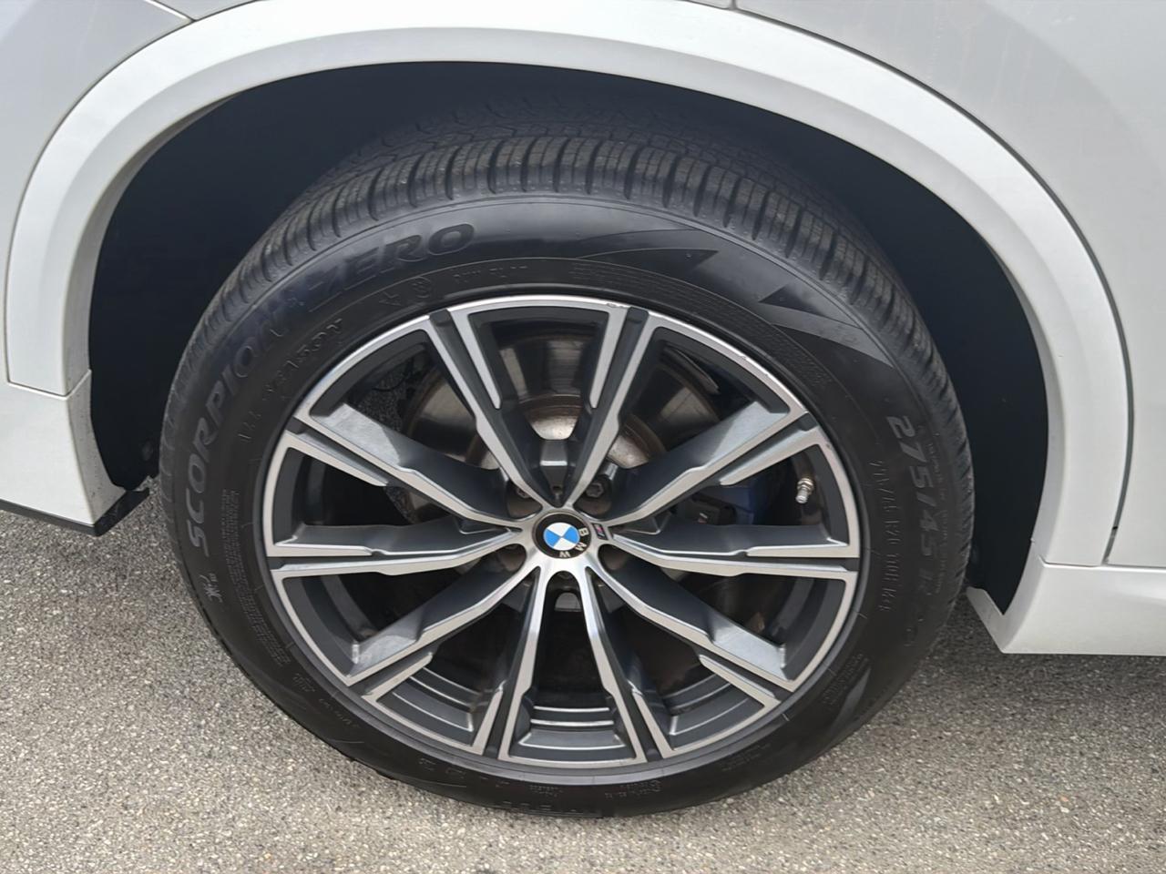 BMW X5 xDrive40i Sports Activity Vehicle 2023