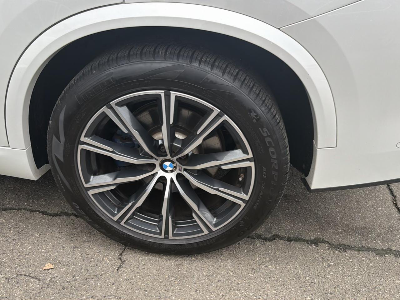 BMW X5 xDrive40i Sports Activity Vehicle 2023