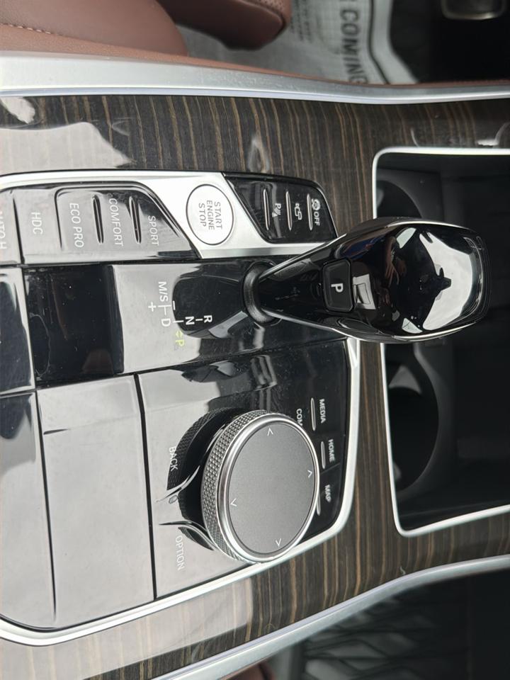 BMW X5 xDrive40i Sports Activity Vehicle 2023