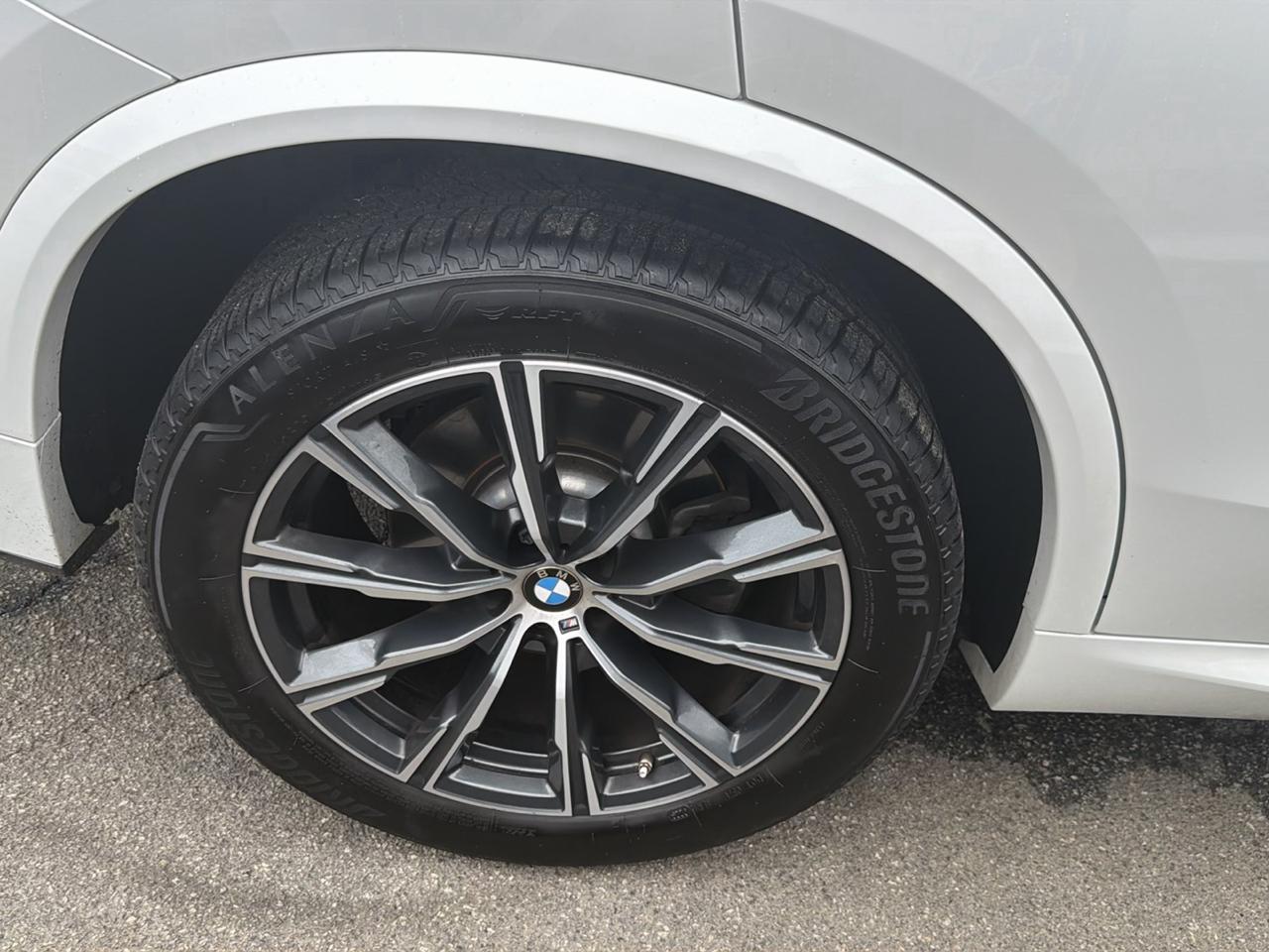 BMW X5 xDrive40i Sports Activity Vehicle 2023