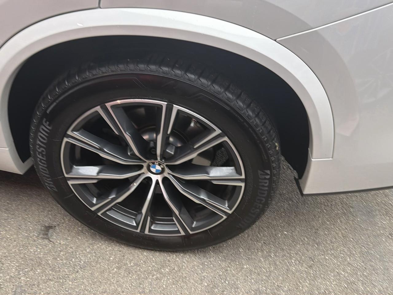 BMW X5 xDrive40i Sports Activity Vehicle 2023