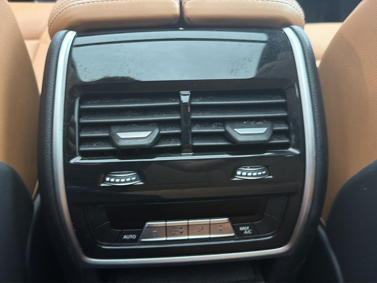 BMW X5 xDrive40i Sports Activity Vehicle 2023