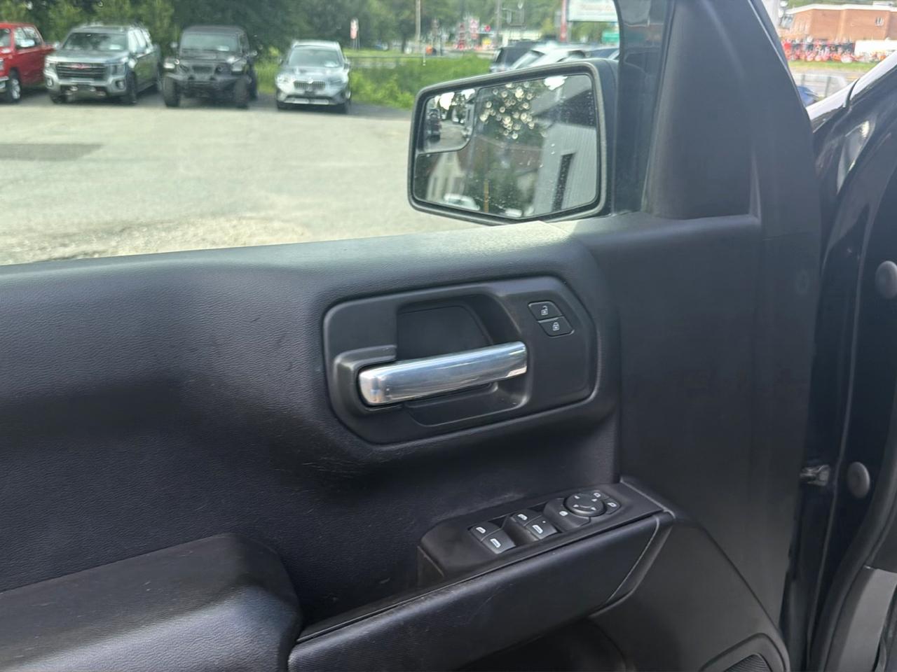 Chevrolet Silverado 1500 4WD Crew Cab 147" Custom 2021