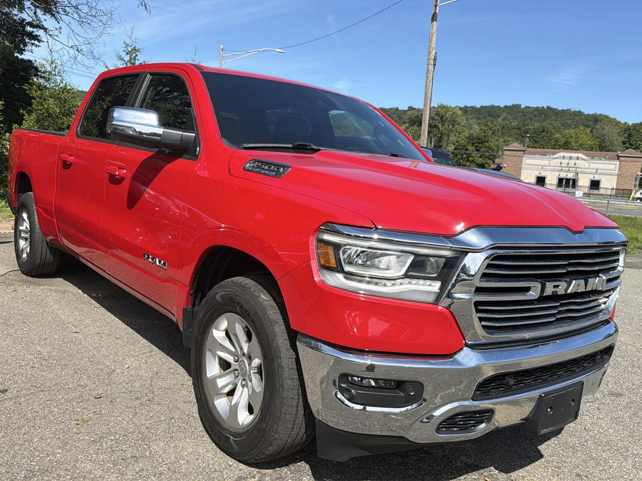 RAM 1500 Laramie 4x4 Crew Cab 6'4" Box 2023