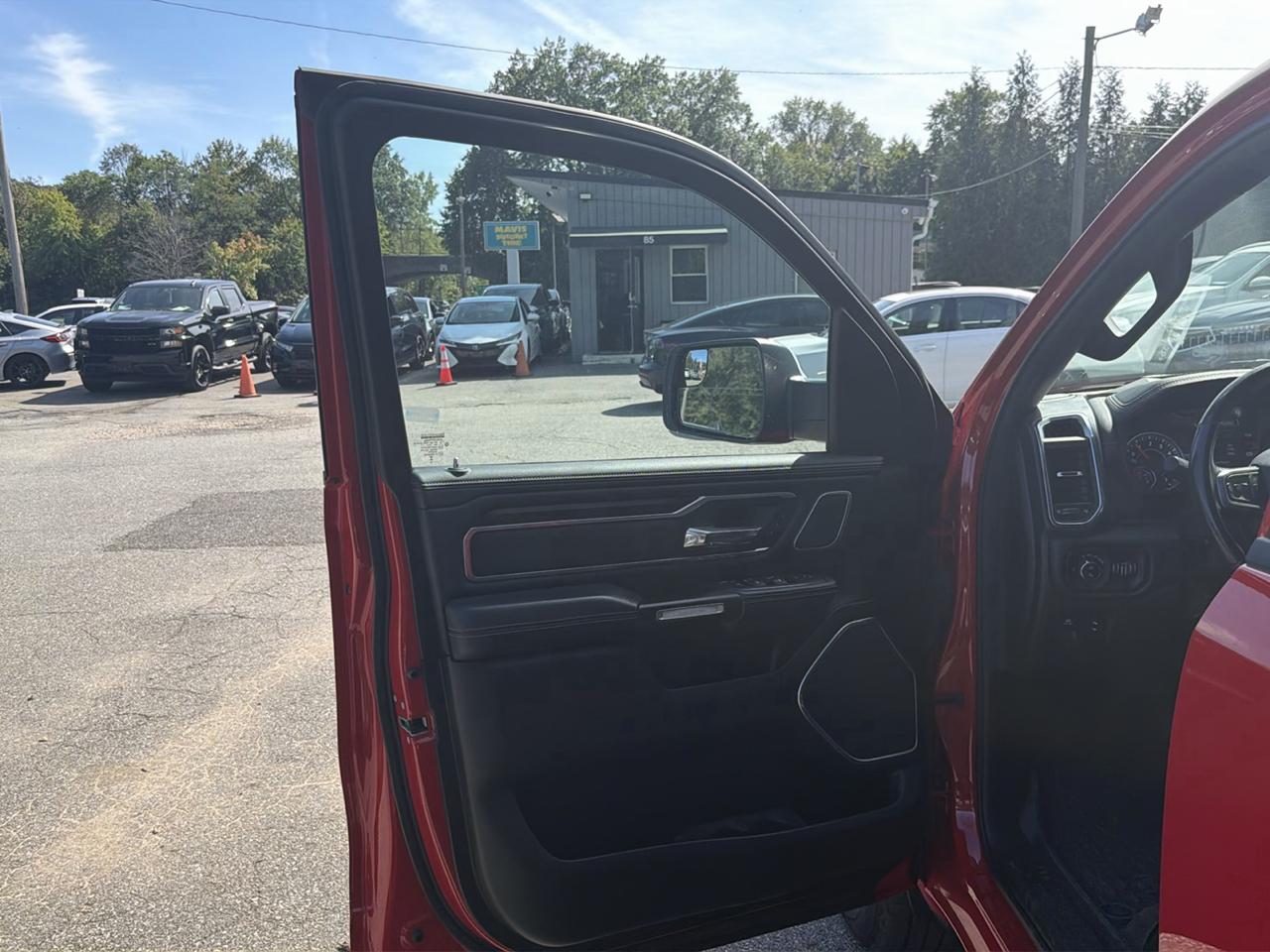 RAM 1500 Laramie 4x4 Crew Cab 6'4" Box 2023