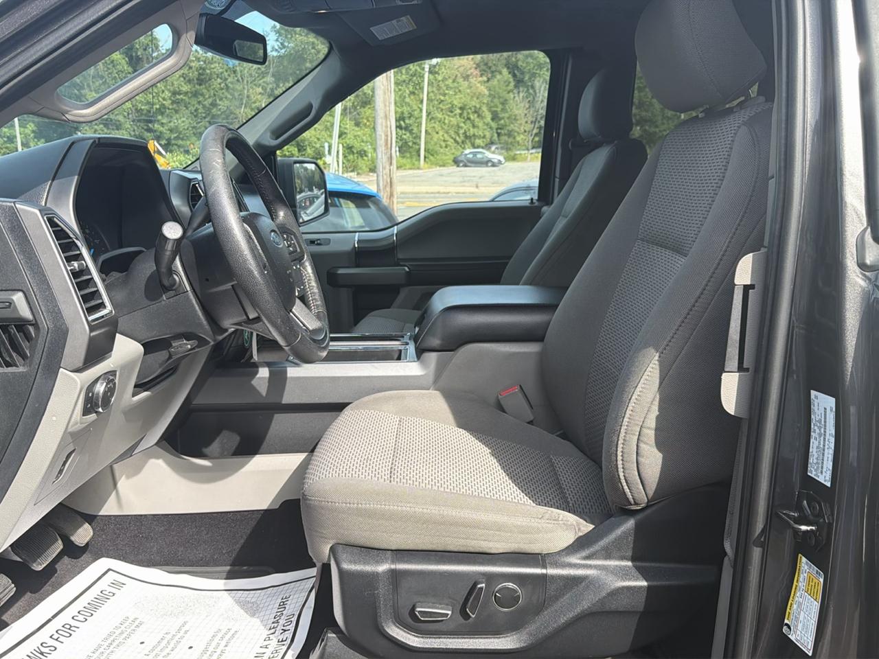 Ford F-150 4WD SuperCab 163" Lariat w/HD Payload Pkg 2015