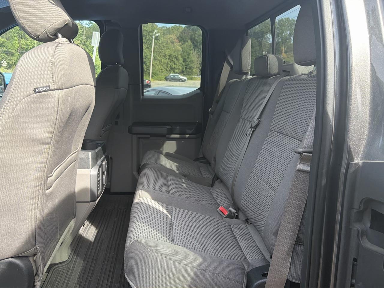 Ford F-150 4WD SuperCab 163" Lariat w/HD Payload Pkg 2015