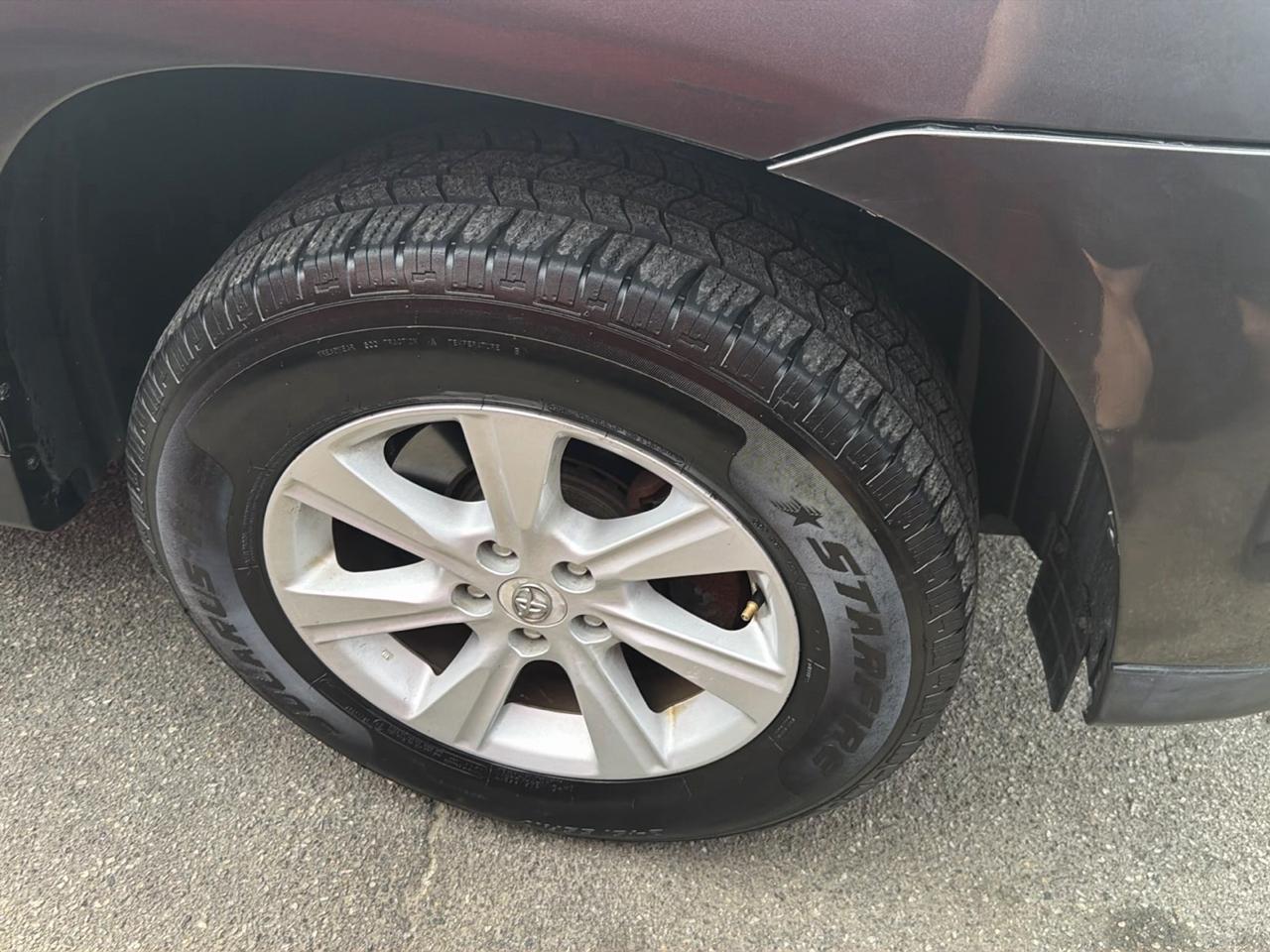 Toyota Highlander 4WD 4dr V6 Base (Natl) 2011