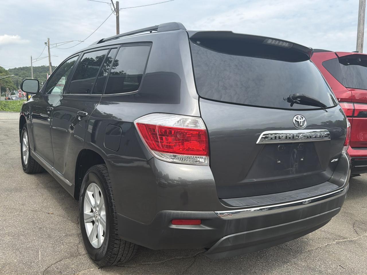 Toyota Highlander 4WD 4dr V6 Base (Natl) 2011