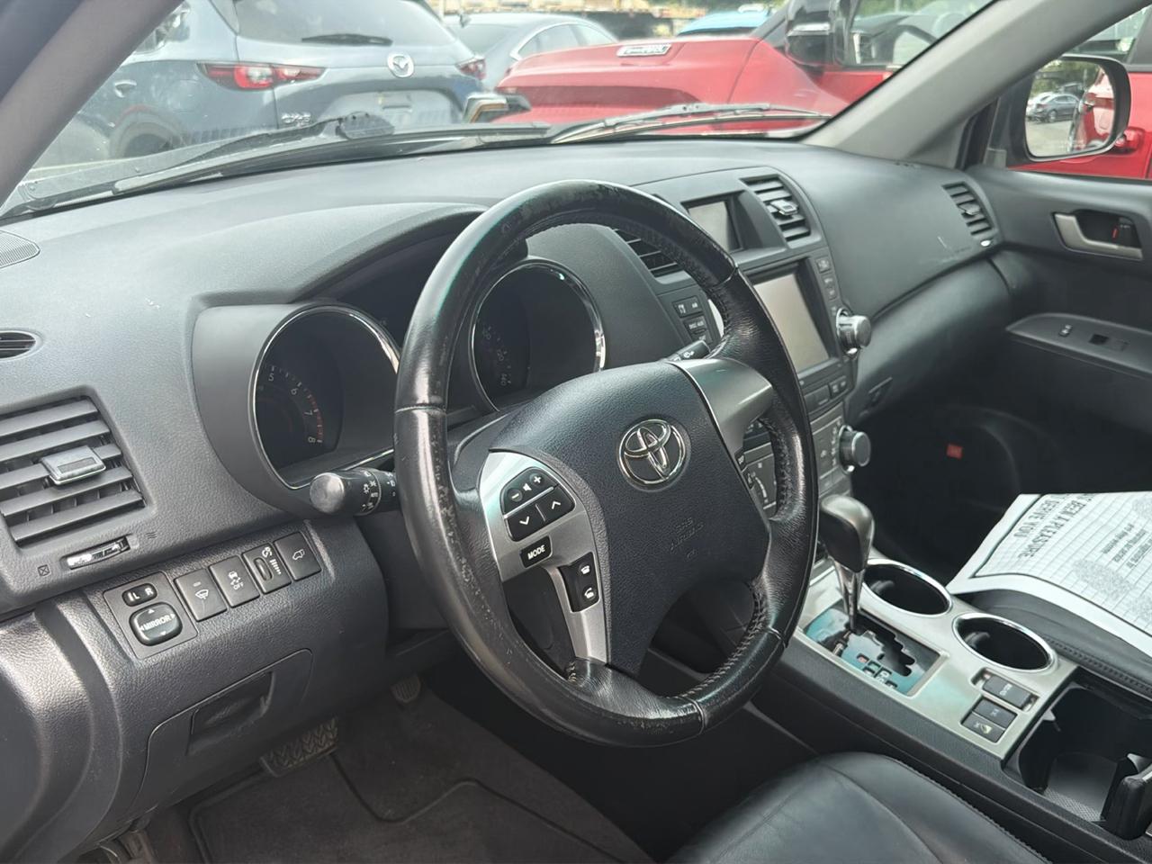 Toyota Highlander 4WD 4dr V6 Base (Natl) 2011