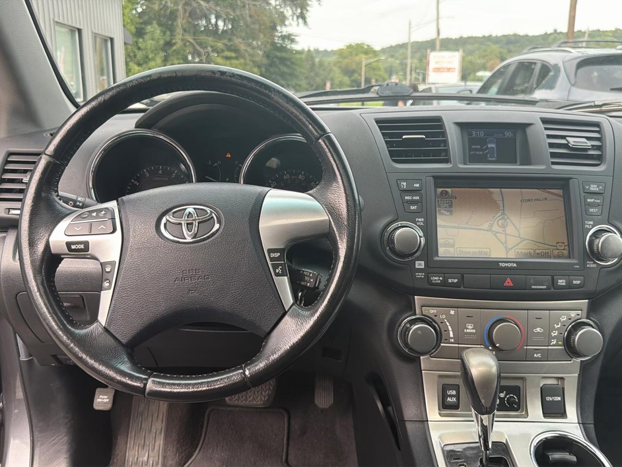 Toyota Highlander 4WD 4dr V6 Base (Natl) 2011
