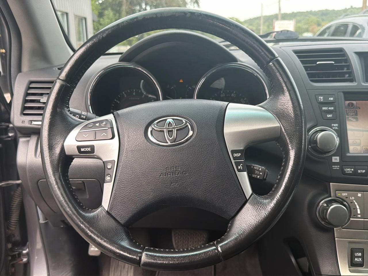 Toyota Highlander 4WD 4dr V6 Base (Natl) 2011