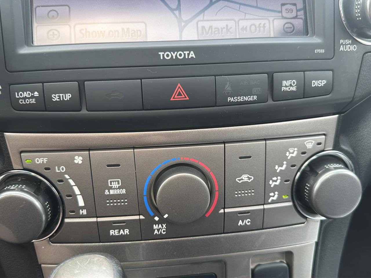 Toyota Highlander 4WD 4dr V6 Base (Natl) 2011