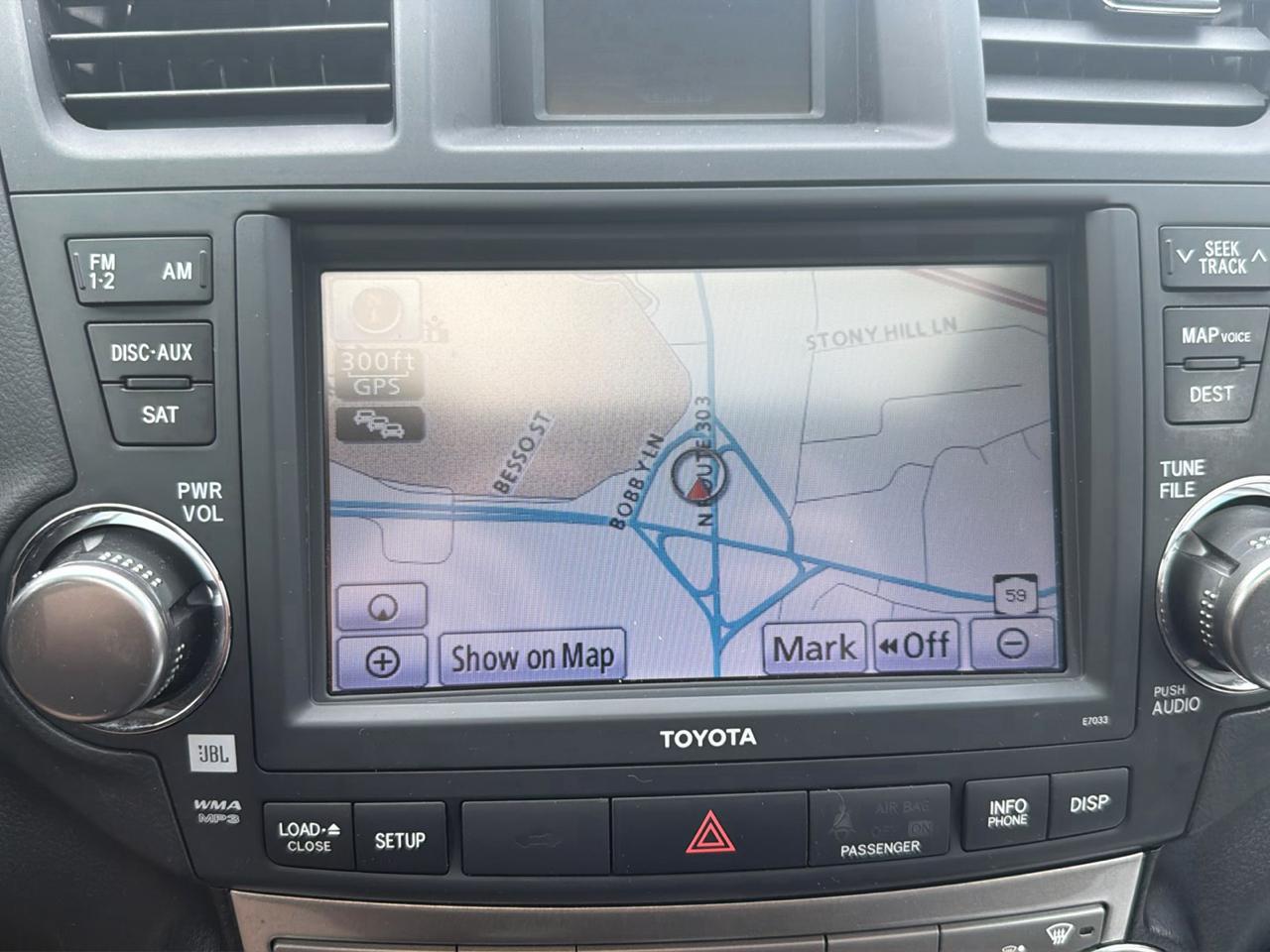 Toyota Highlander 4WD 4dr V6 Base (Natl) 2011