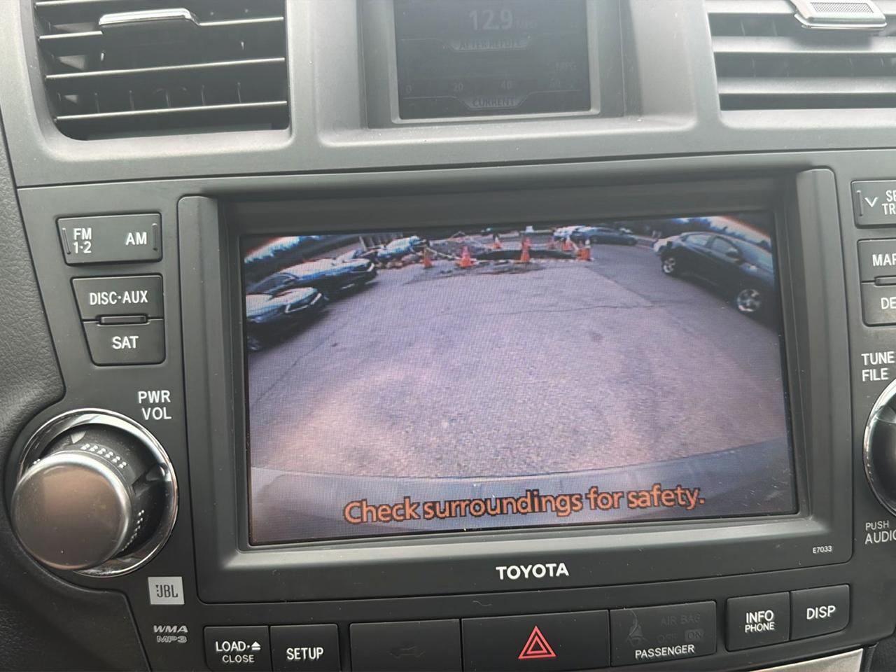 Toyota Highlander 4WD 4dr V6 Base (Natl) 2011