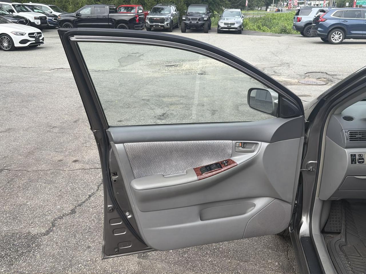 Toyota Corolla 4dr Sdn CE Auto (Natl) 2004