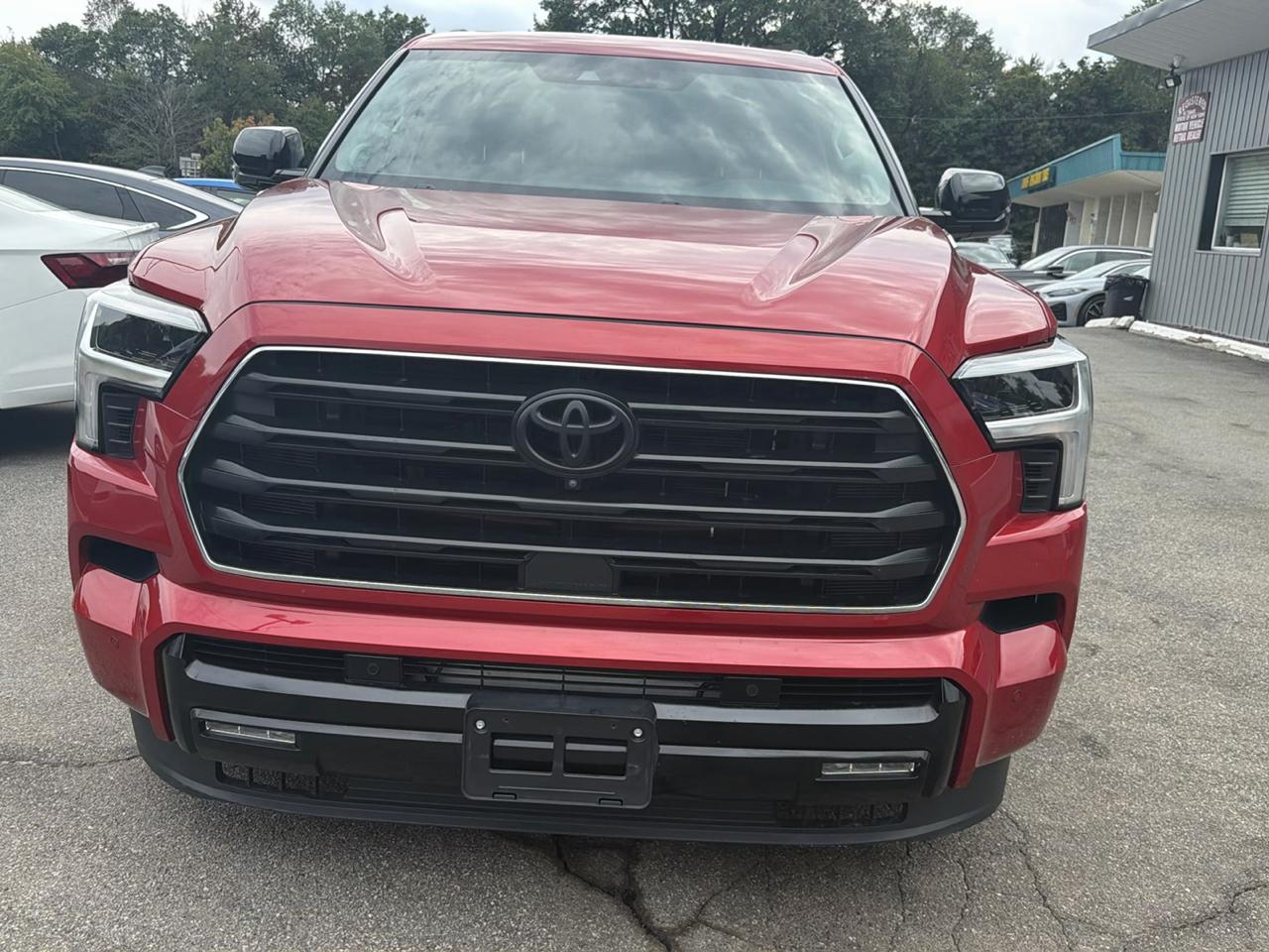 Toyota Sequoia Capstone 4WD (Natl) 2024