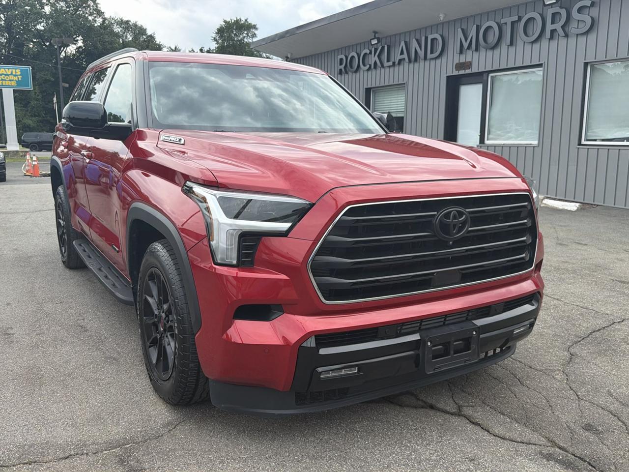 Toyota Sequoia Capstone 4WD (Natl) 2024