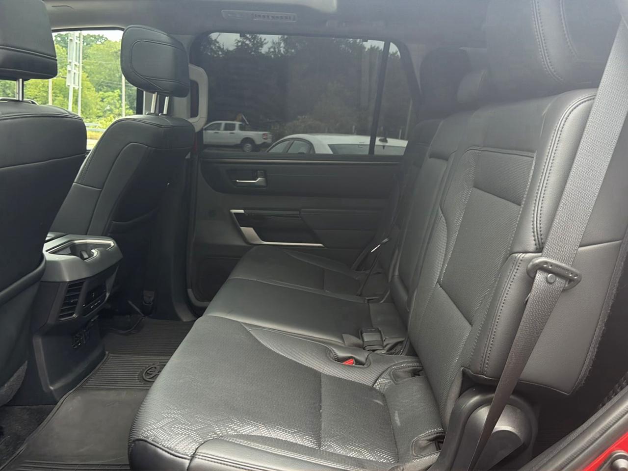 Toyota Sequoia Capstone 4WD (Natl) 2024