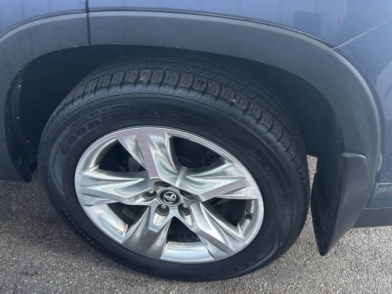 Toyota Highlander Limited V6 AWD (Natl) 2017