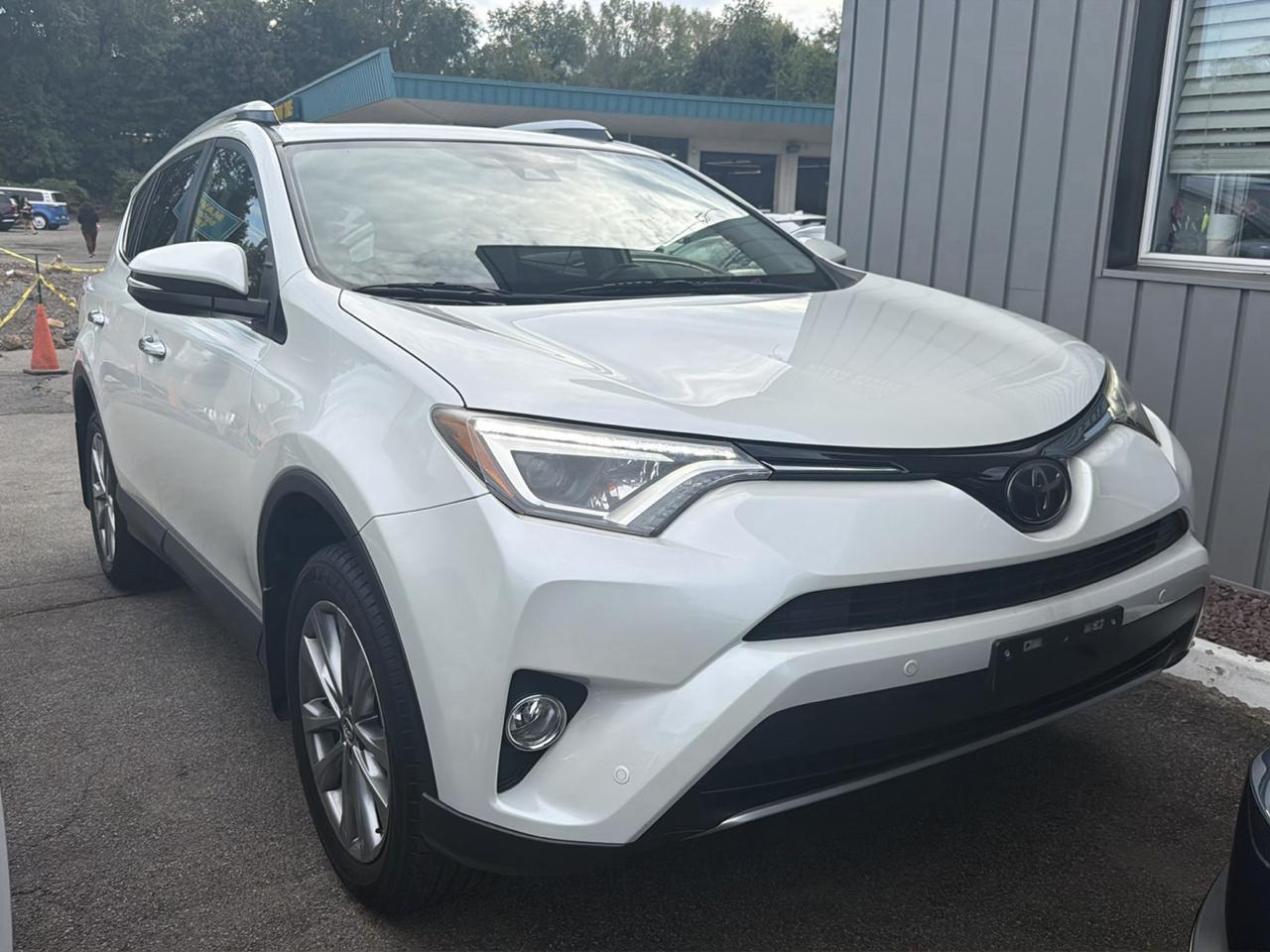 Toyota RAV4 AWD 4dr Limited (Natl) 2016