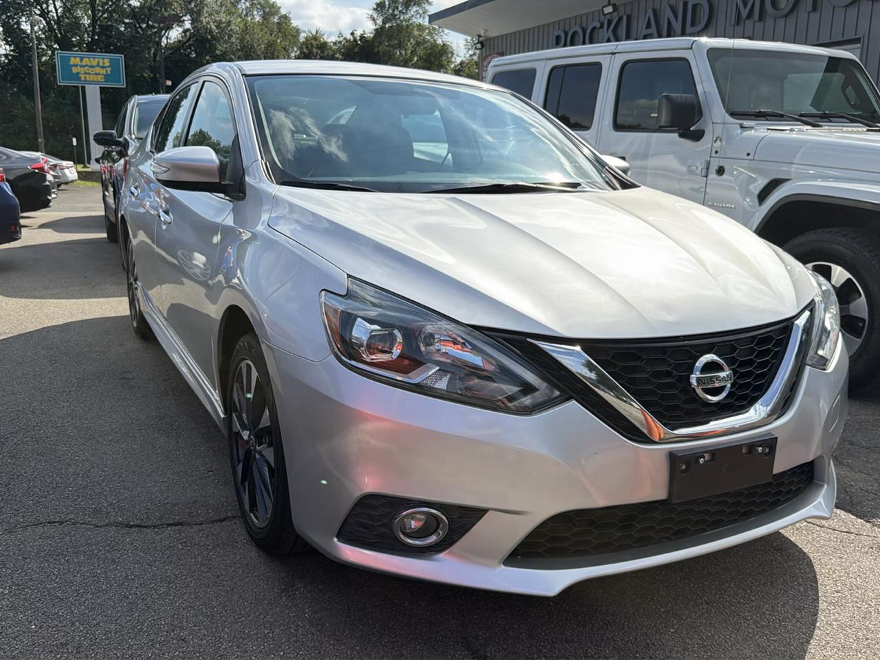 Nissan Sentra 4dr Sdn I4 CVT SR 2016