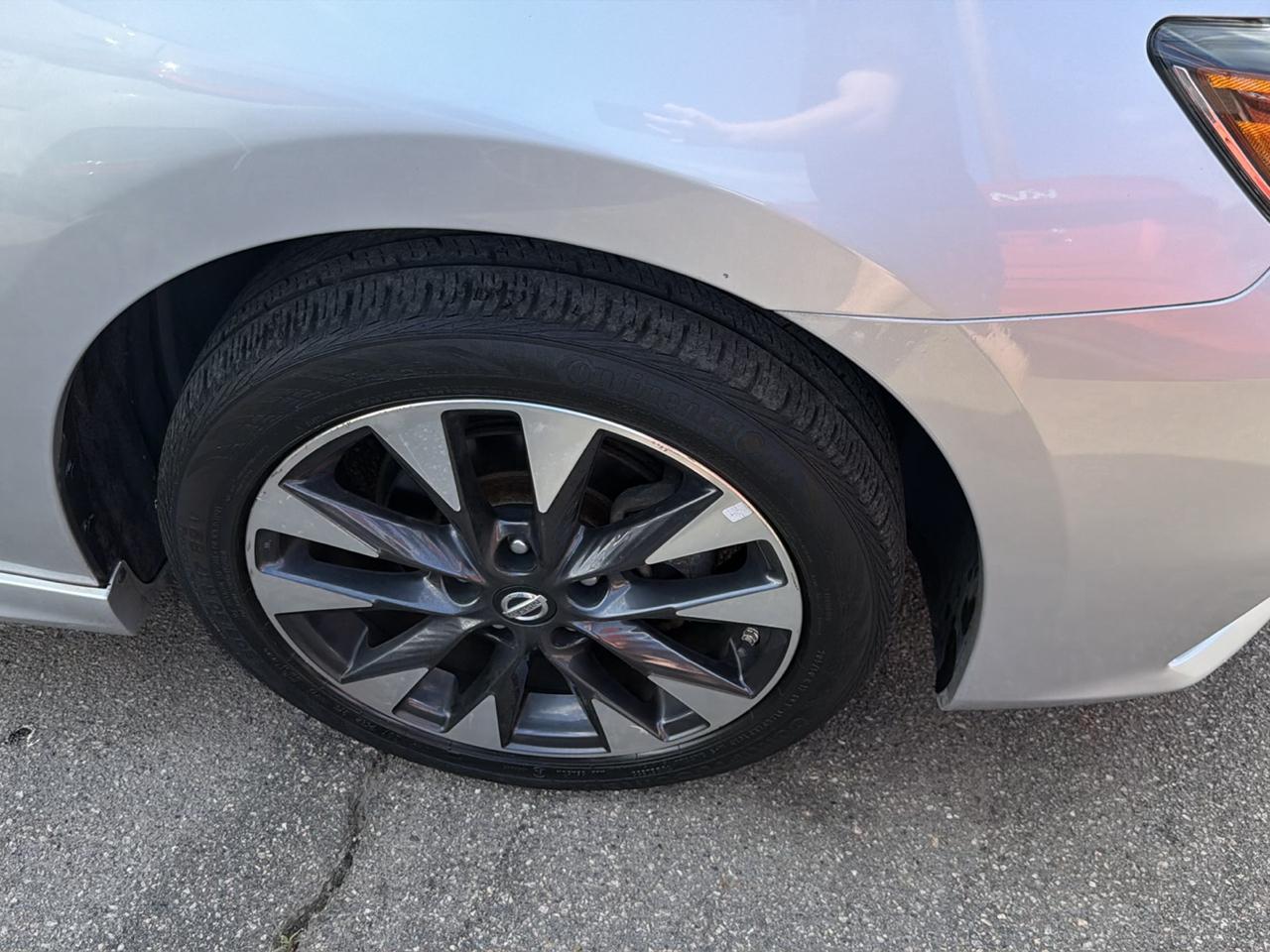 Nissan Sentra 4dr Sdn I4 CVT SR 2016