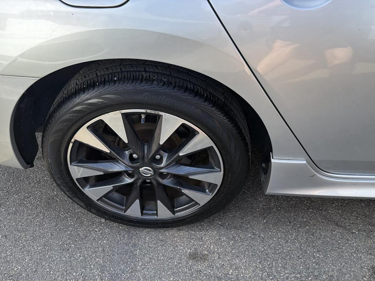 Nissan Sentra 4dr Sdn I4 CVT SR 2016