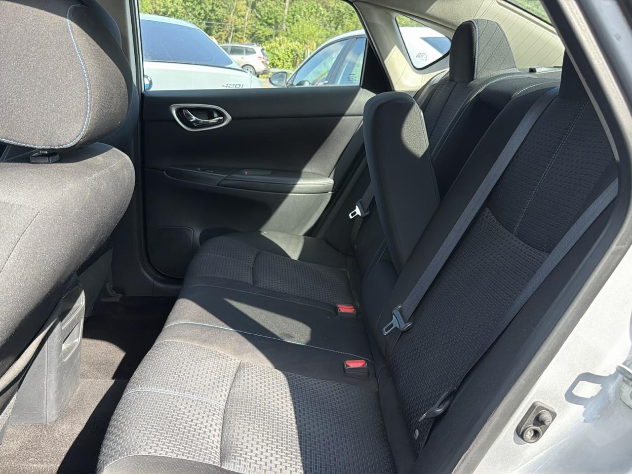 Nissan Sentra 4dr Sdn I4 CVT SR 2016