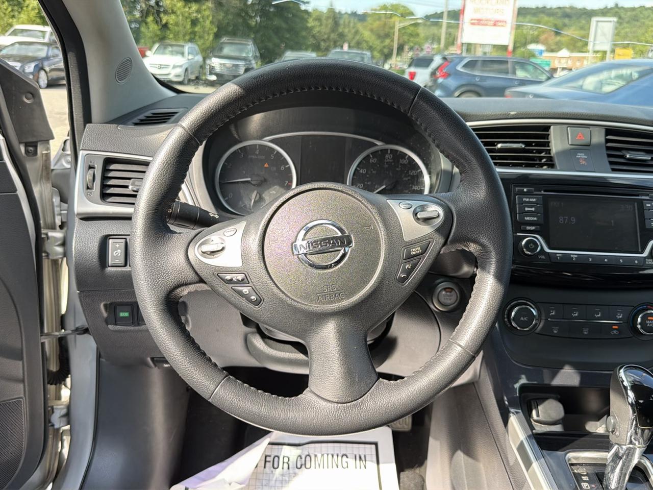 Nissan Sentra 4dr Sdn I4 CVT SR 2016