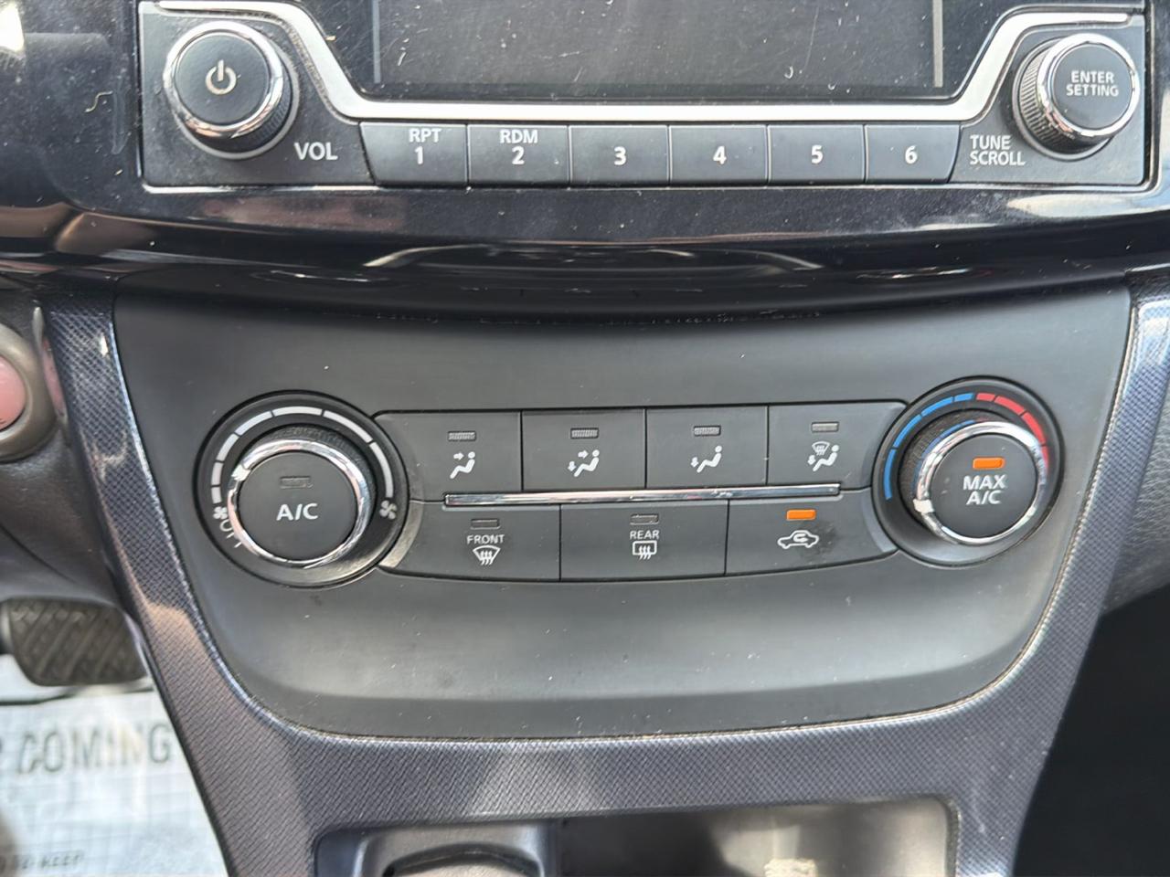 Nissan Sentra 4dr Sdn I4 CVT SR 2016