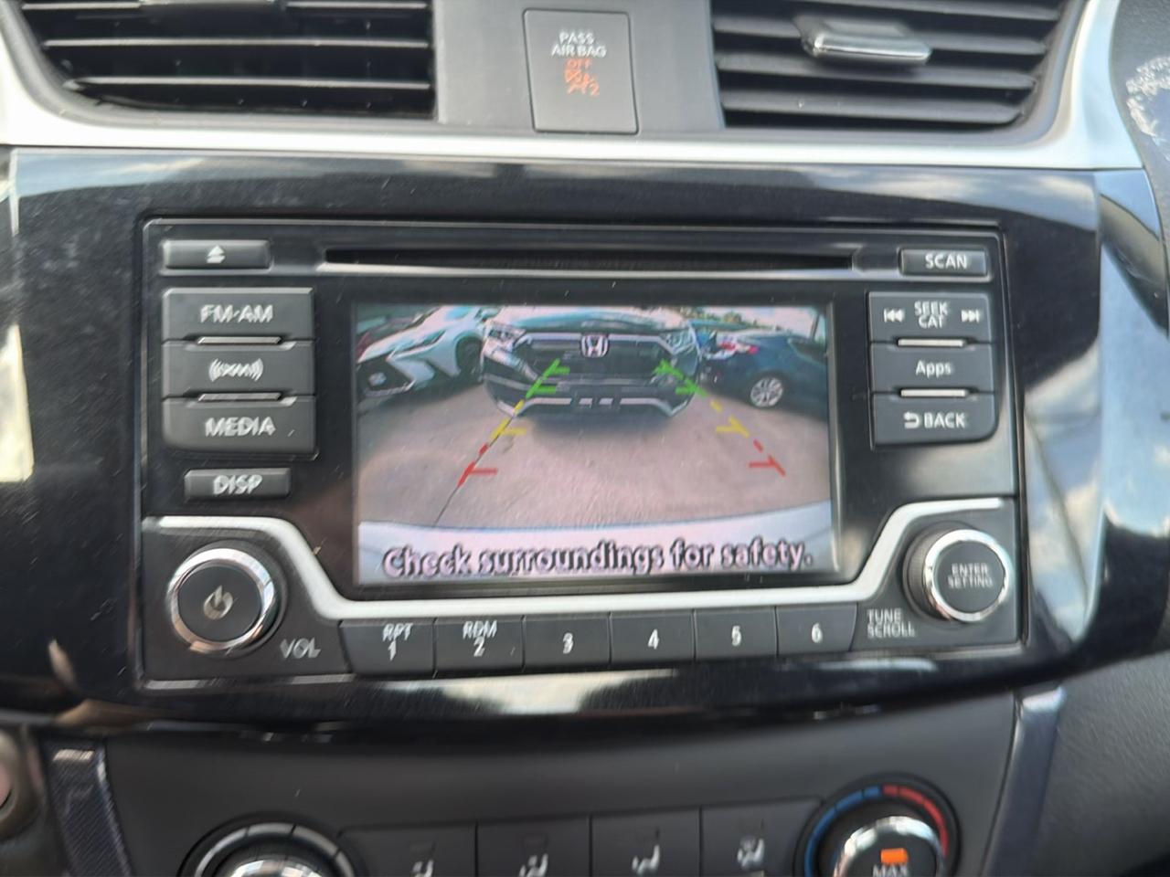 Nissan Sentra 4dr Sdn I4 CVT SR 2016