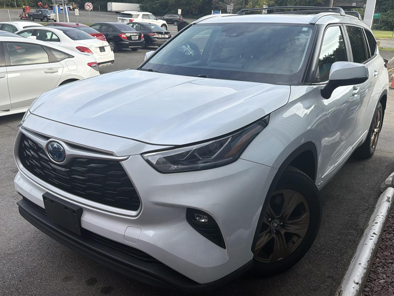 Toyota Highlander Hybrid Bronze Edition AWD (Natl) 2023