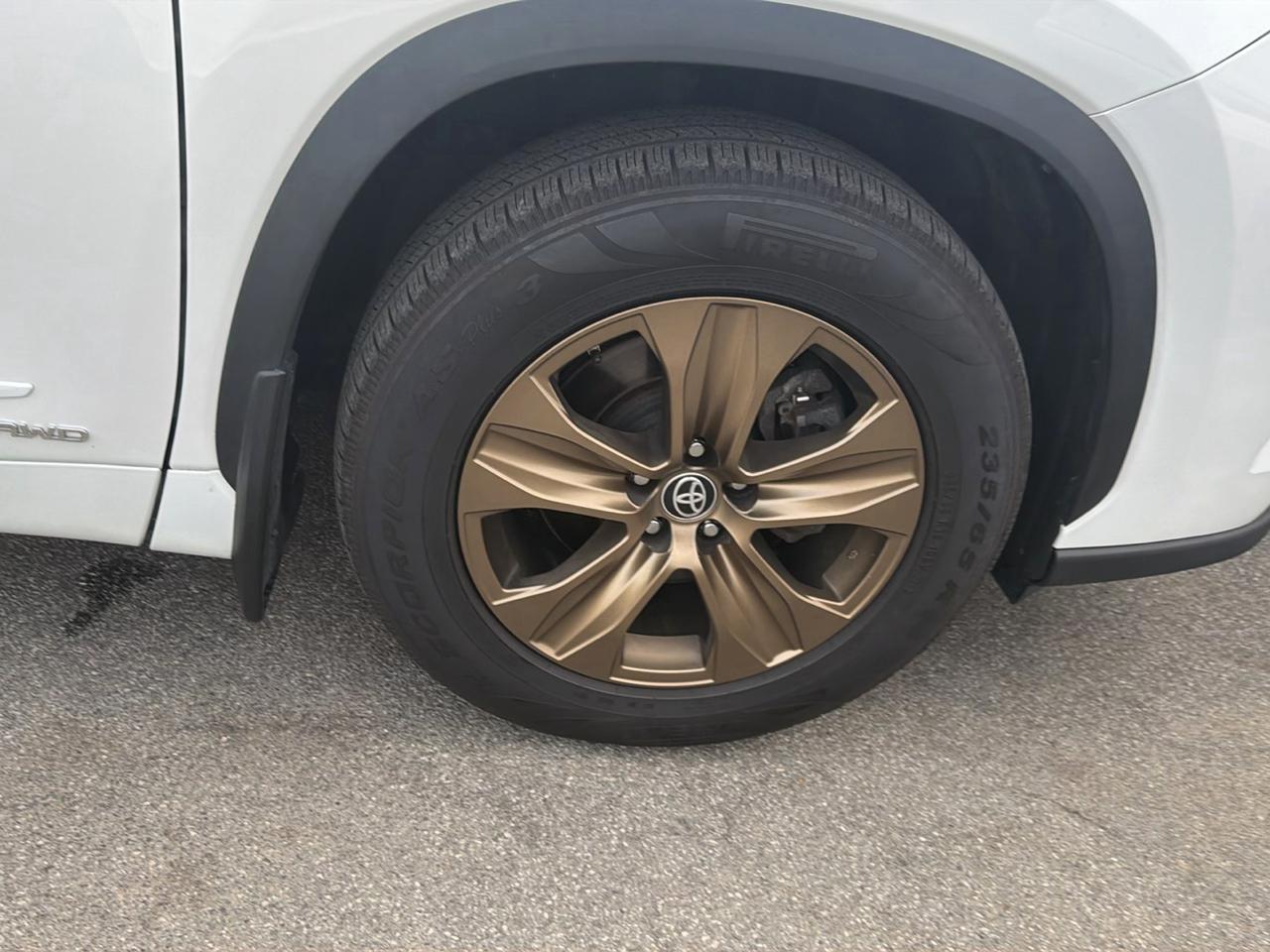 Toyota Highlander Hybrid Bronze Edition AWD (Natl) 2023