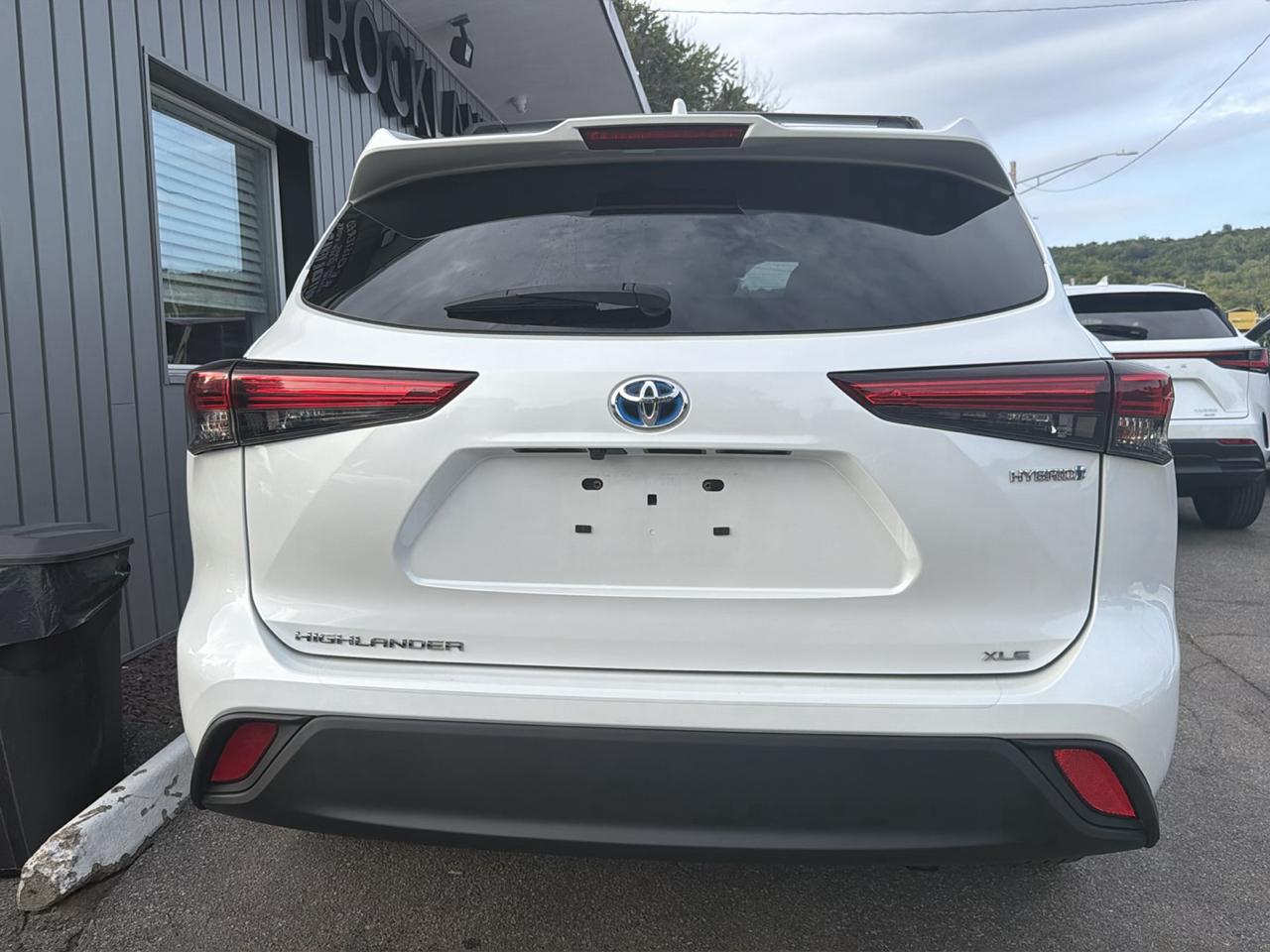 Toyota Highlander Hybrid Bronze Edition AWD (Natl) 2023