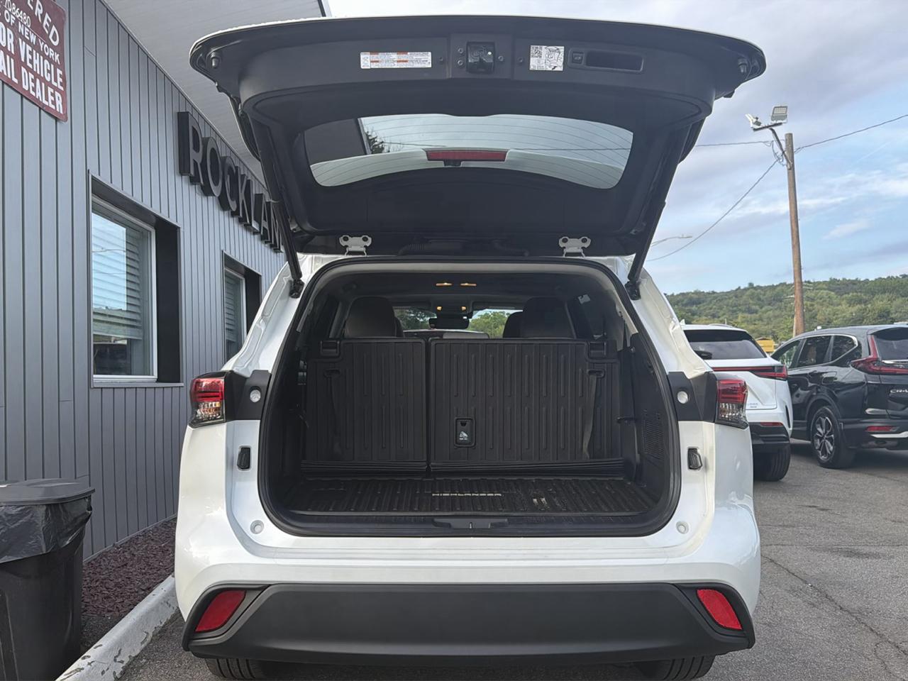 Toyota Highlander Hybrid Bronze Edition AWD (Natl) 2023