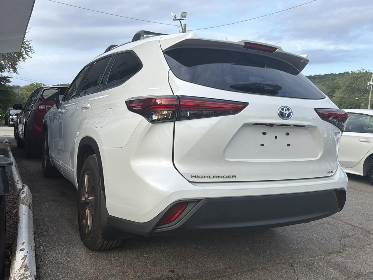 Toyota Highlander Hybrid Bronze Edition AWD (Natl) 2023