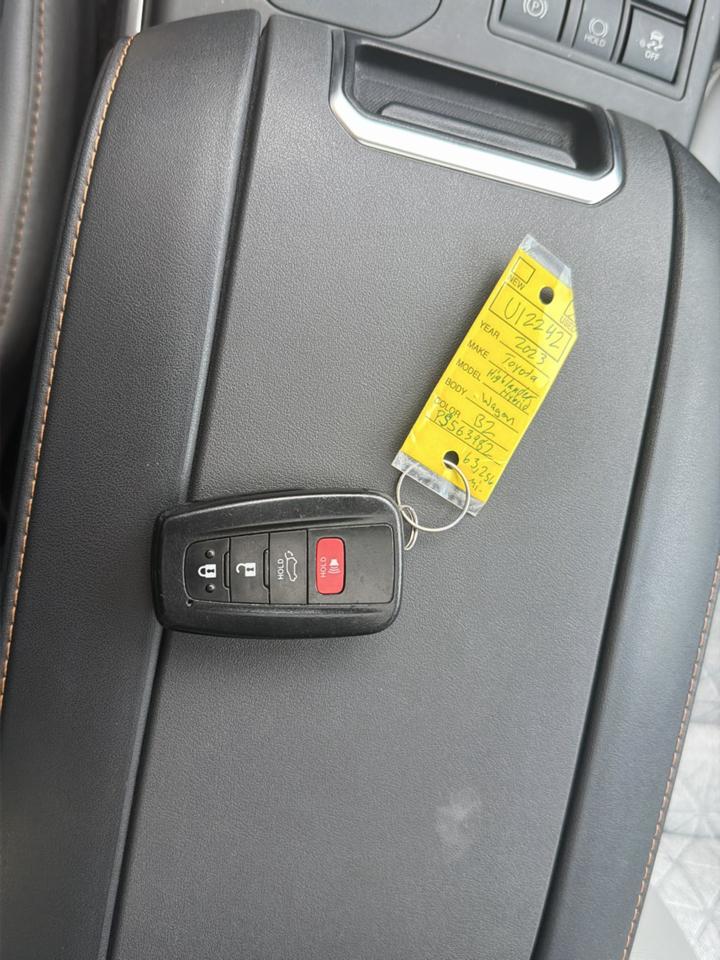 Toyota Highlander Hybrid Bronze Edition AWD (Natl) 2023