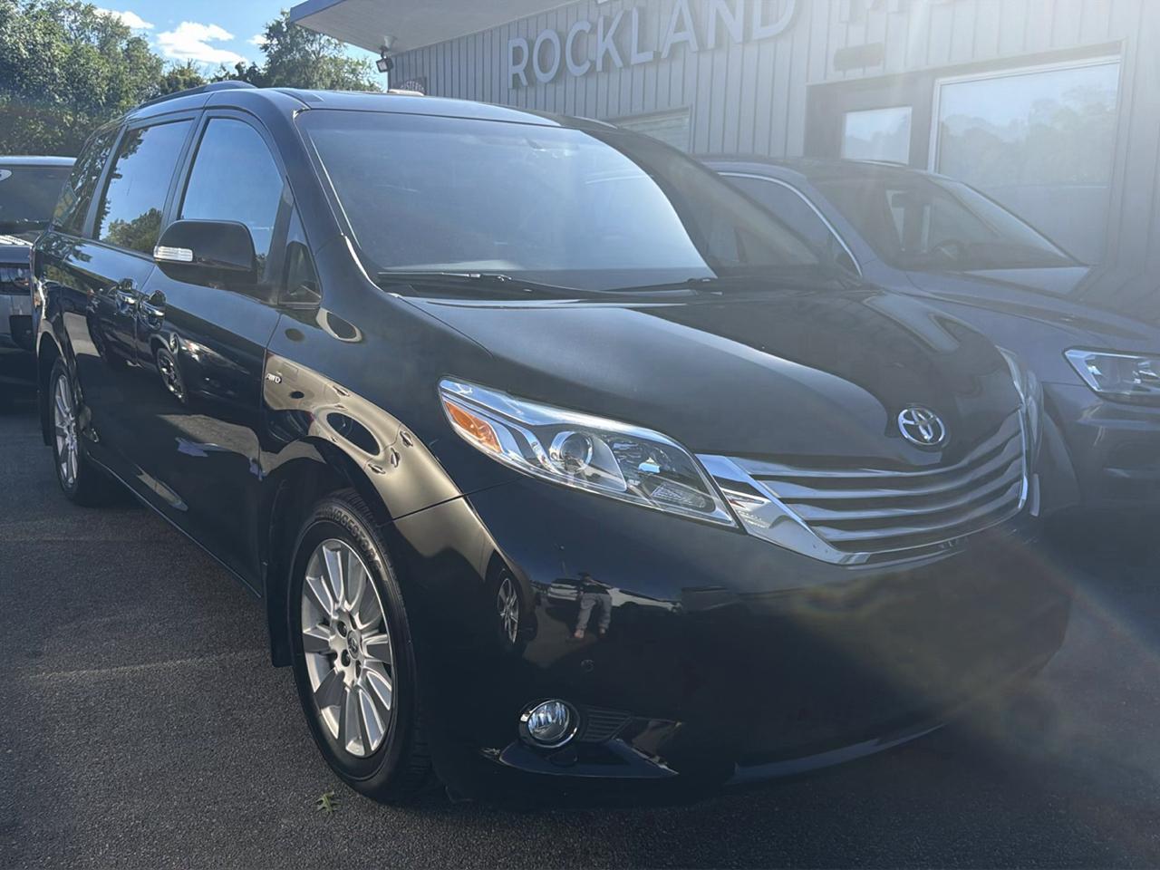 Toyota Sienna Limited Premium AWD 7-Passenger (Natl) 2017
