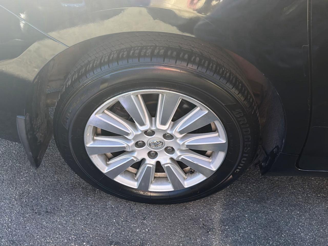 Toyota Sienna Limited Premium AWD 7-Passenger (Natl) 2017