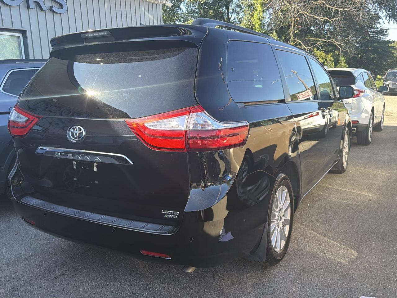 Toyota Sienna Limited Premium AWD 7-Passenger (Natl) 2017