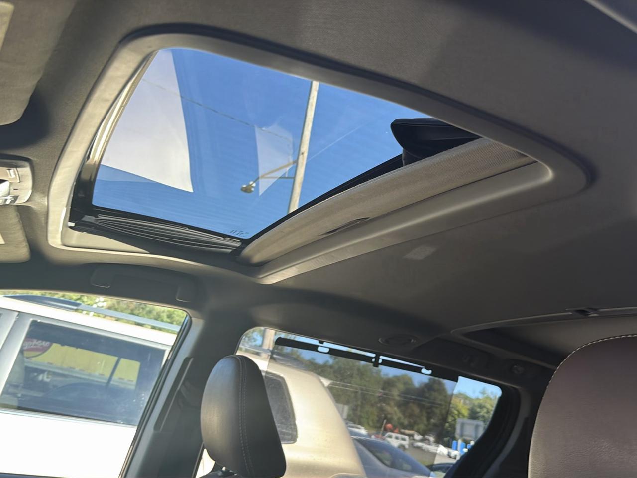Toyota Sienna Limited Premium AWD 7-Passenger (Natl) 2017