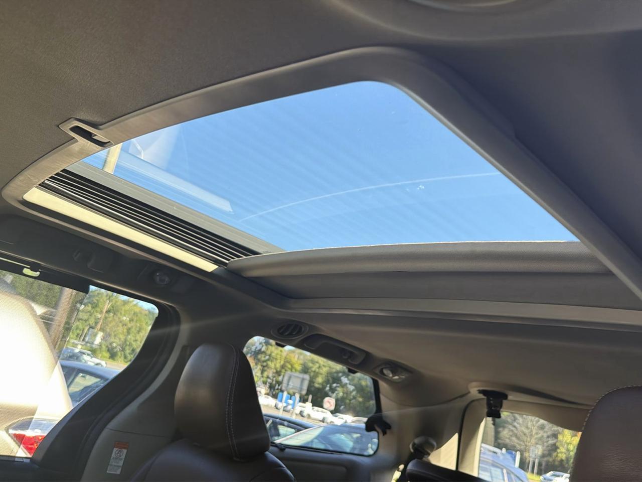 Toyota Sienna Limited Premium AWD 7-Passenger (Natl) 2017