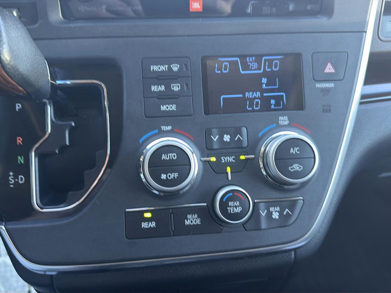 Toyota Sienna Limited Premium AWD 7-Passenger (Natl) 2017
