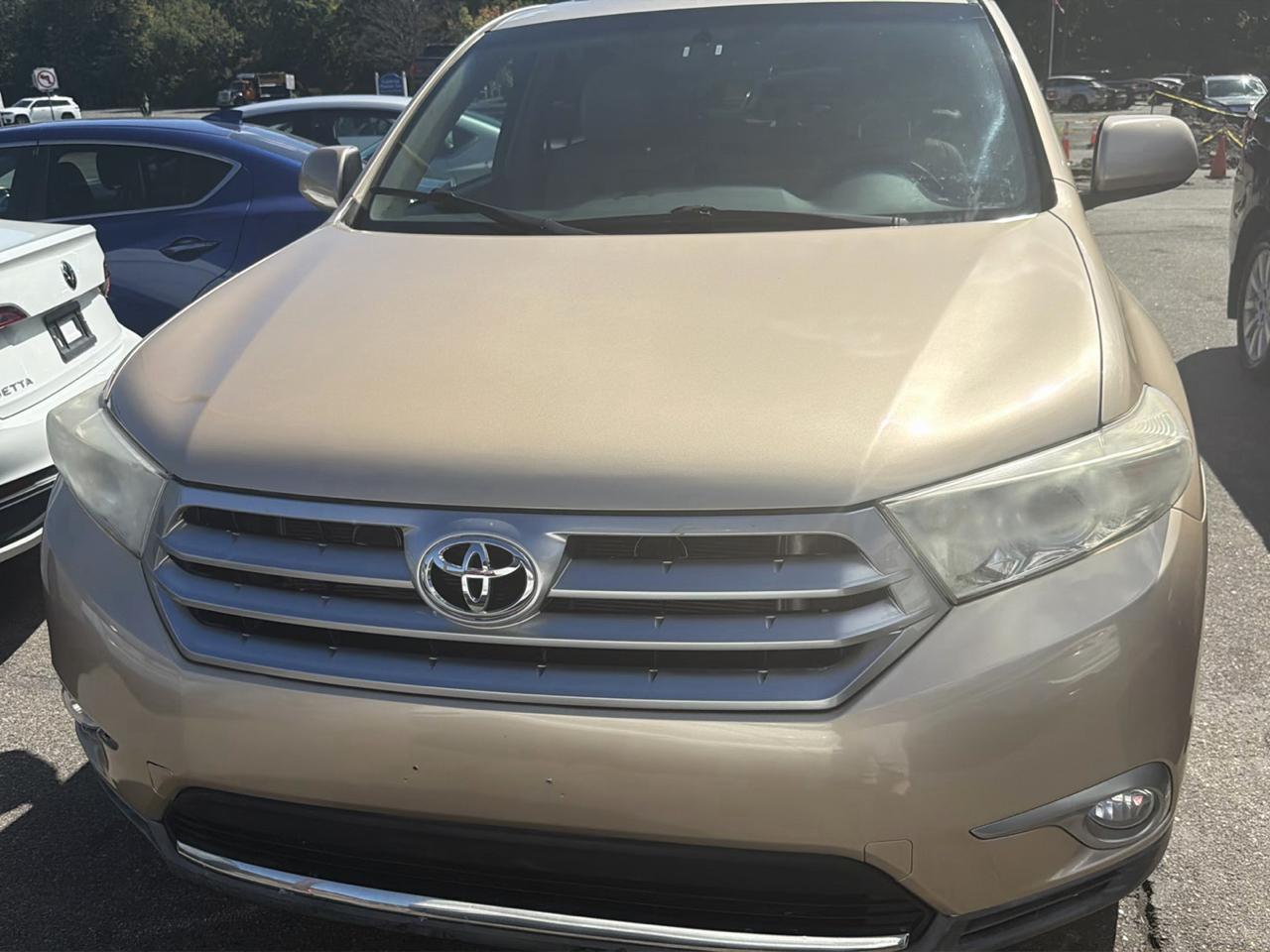 Toyota Highlander 4WD 4dr V6 (Natl) 2012