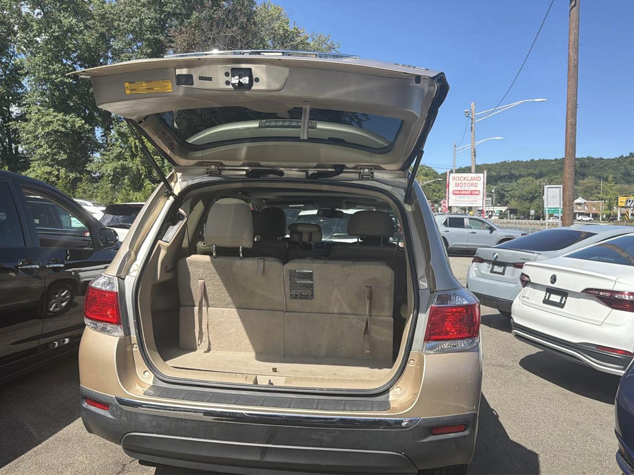 Toyota Highlander 4WD 4dr V6 (Natl) 2012