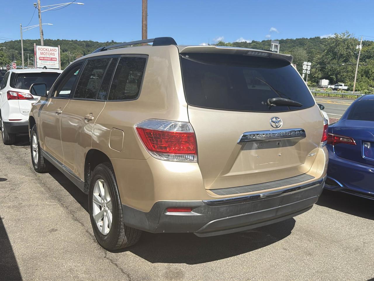 Toyota Highlander 4WD 4dr V6 (Natl) 2012